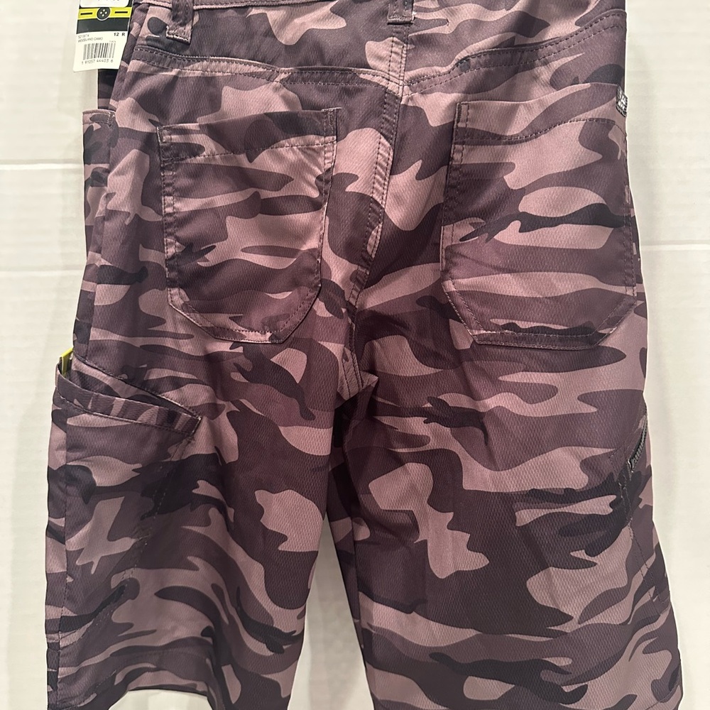 Lee Boys Purple Camouflage Cargo Shorts size 12